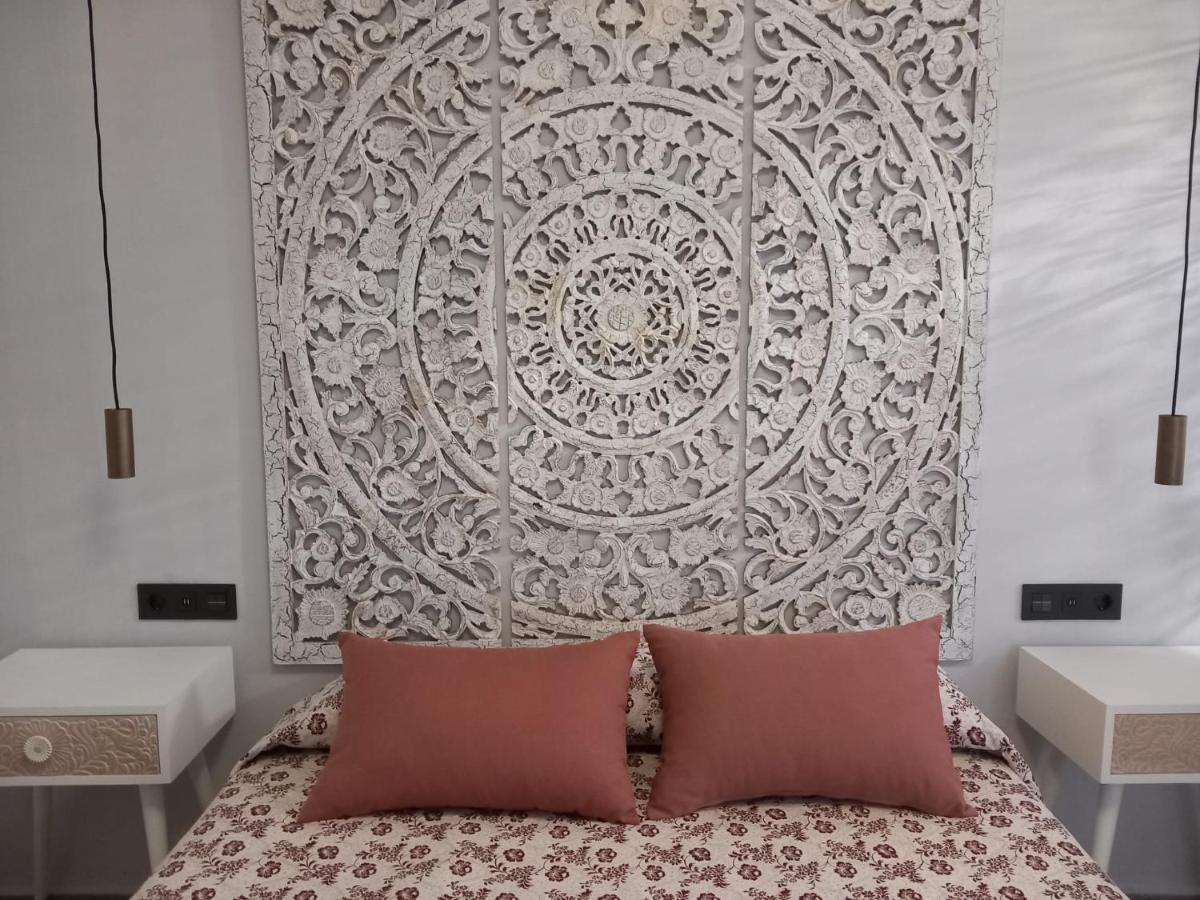 Apartamentos De La Haya & Suite Con Jacuzzi, Junto Al Teatro Romano Мерида Екстериор снимка