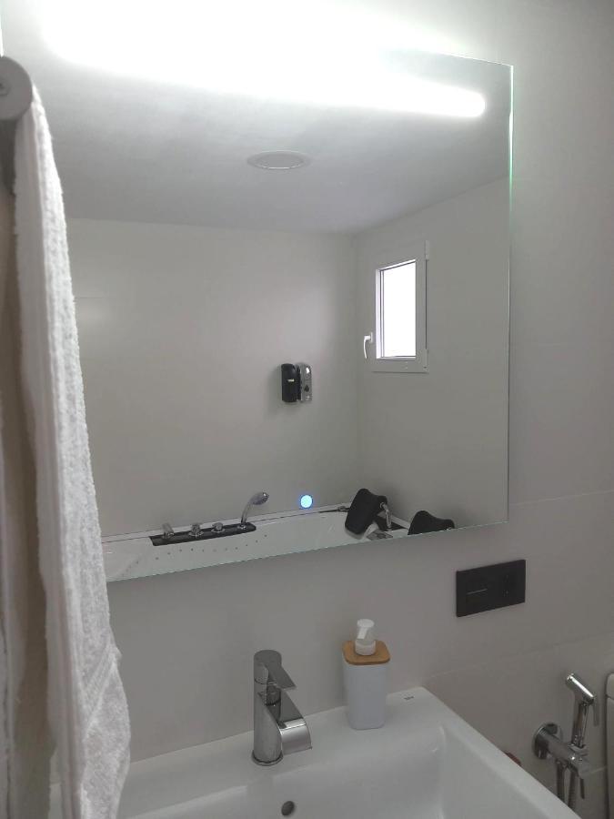 Apartamentos De La Haya & Suite Con Jacuzzi, Junto Al Teatro Romano Мерида Екстериор снимка