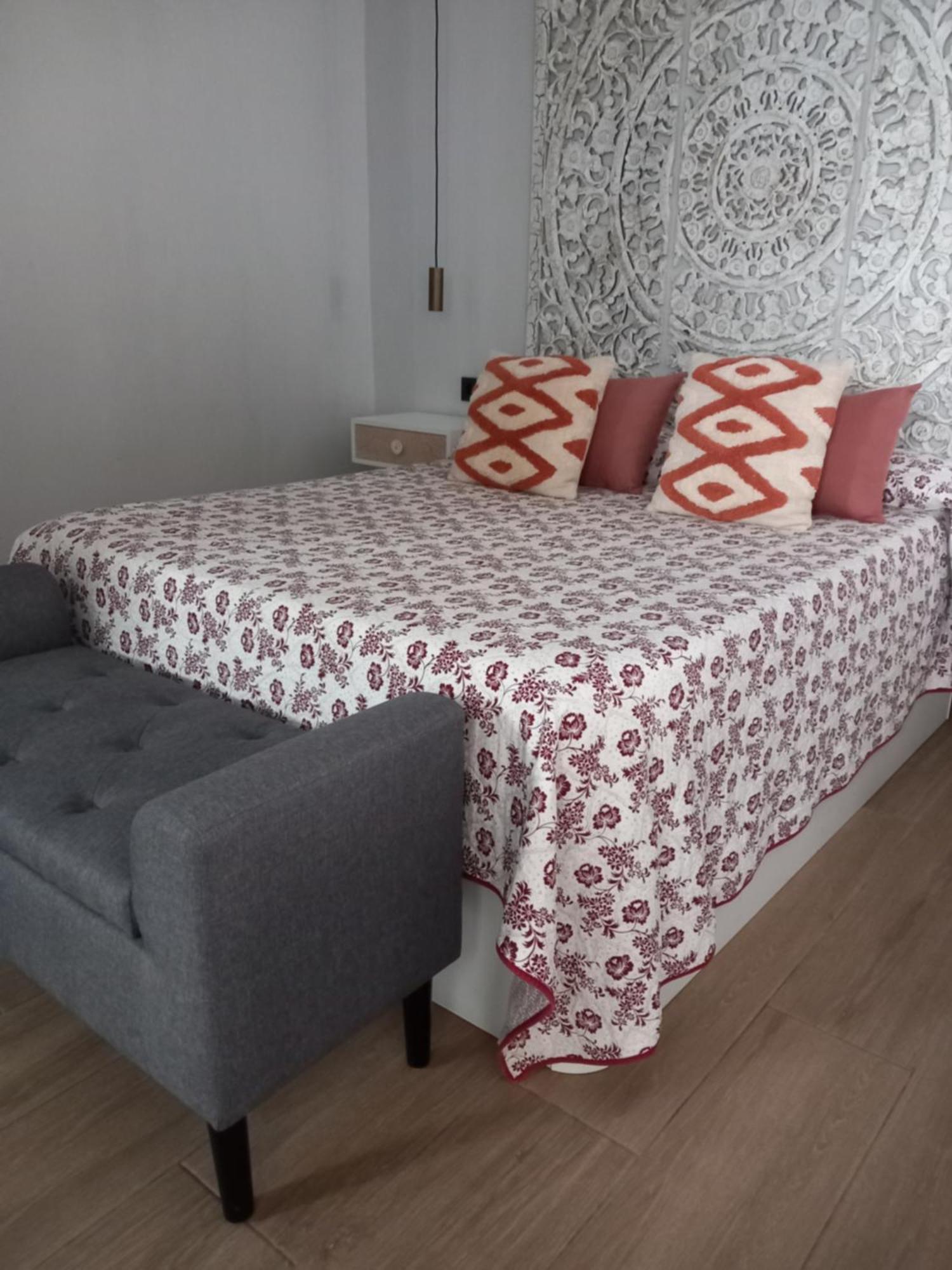 Apartamentos De La Haya & Suite Con Jacuzzi, Junto Al Teatro Romano Мерида Екстериор снимка