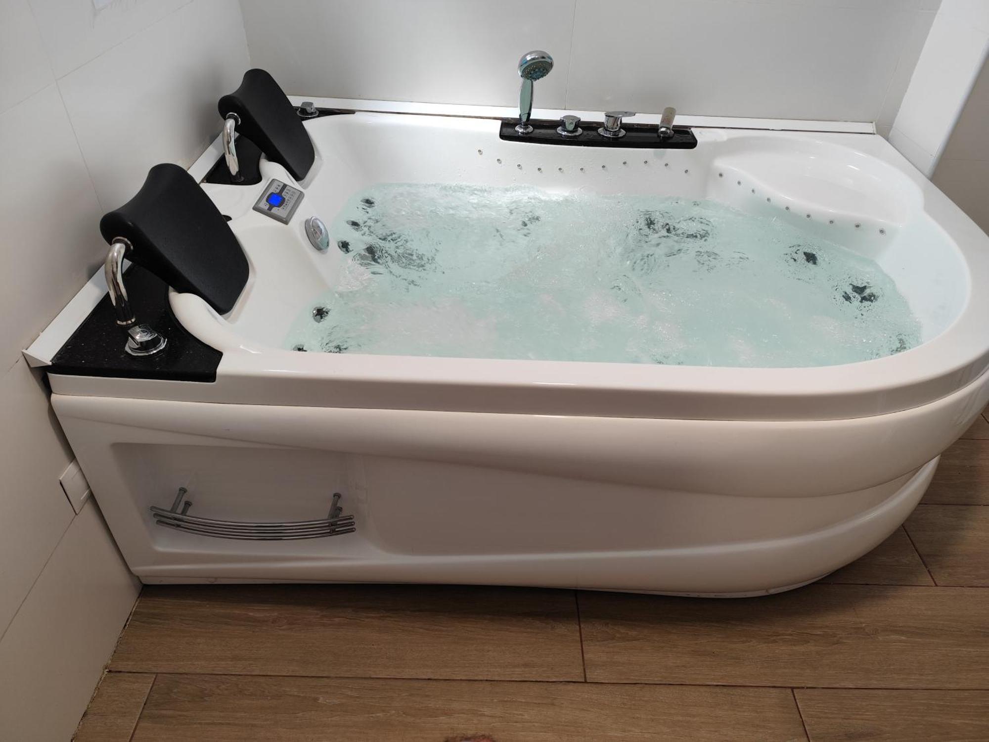 Apartamentos De La Haya & Suite Con Jacuzzi, Junto Al Teatro Romano Мерида Екстериор снимка