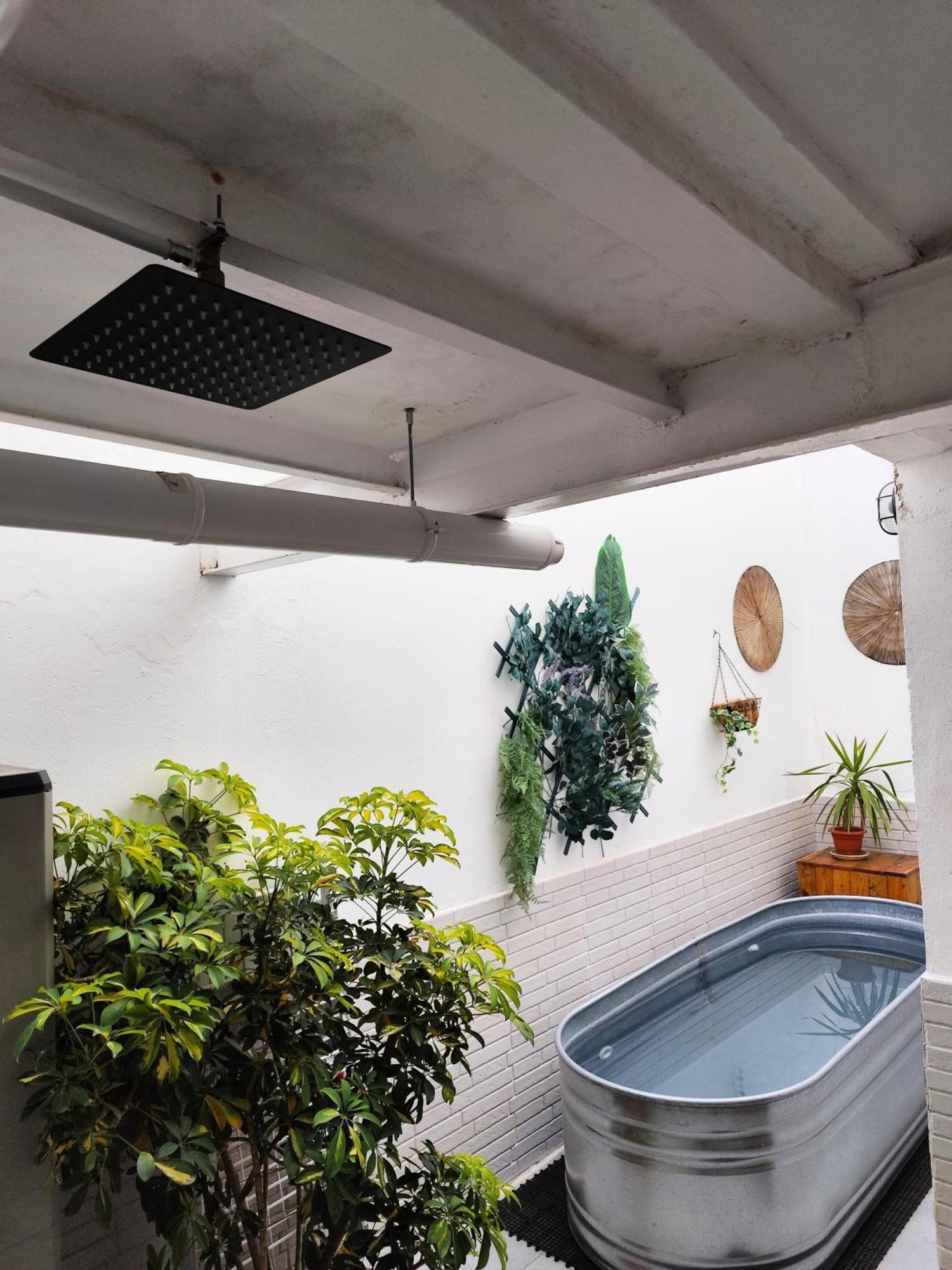 Apartamentos De La Haya & Suite Con Jacuzzi, Junto Al Teatro Romano Мерида Екстериор снимка